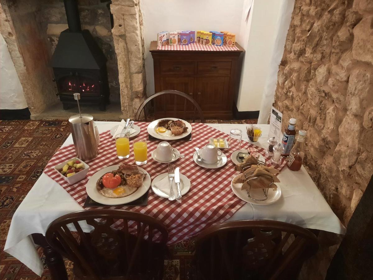 The White 3* Colyton